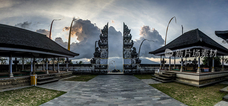 Pura Lempuyang寺庙在印度尼西亚巴厘岛面对阿贡火山